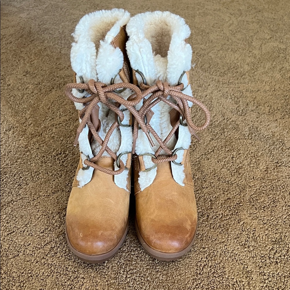 Sorel Women's Brown and Cream Winter Boots
